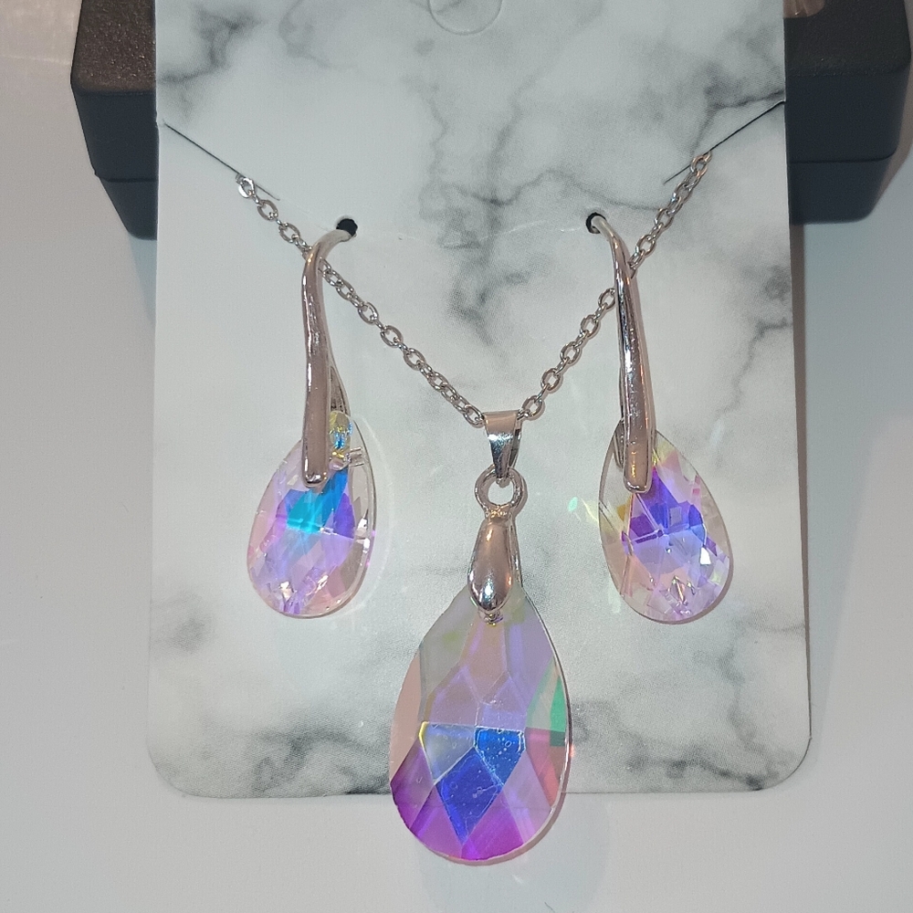 Iridescent Teardrop Necklace and Earring Set